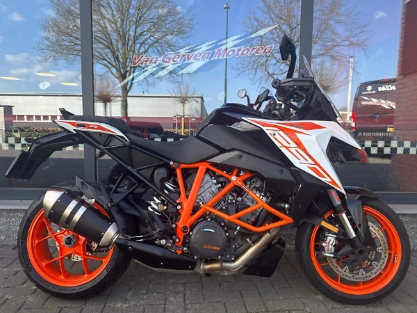 KTM 1290 SUPERDUKE GT