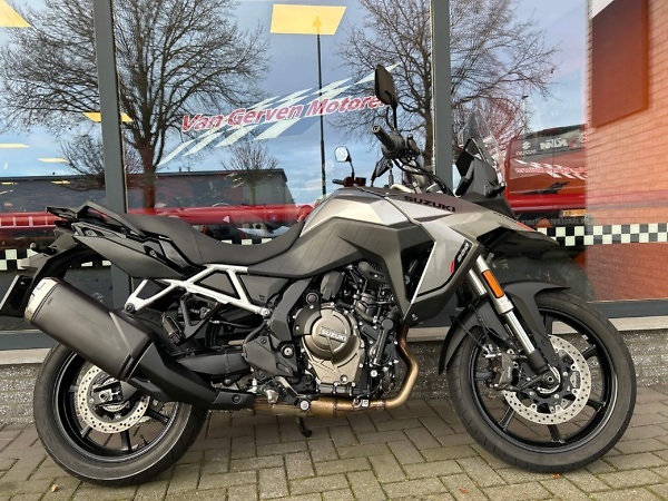SUZUKI V-STROM 800