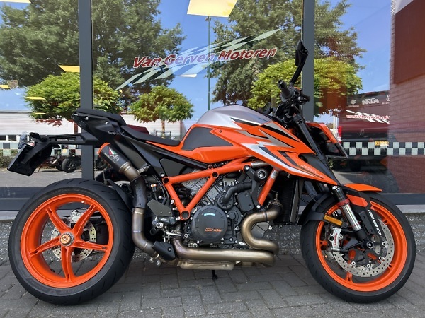 KTM 1290 SUPER DUKE R
